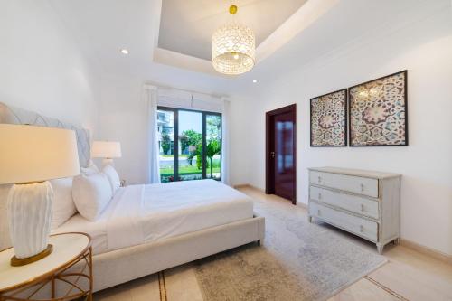 Frond K, Beachfront Signature Villas, Palm Jumeirah - Mint Stay - Property Overview