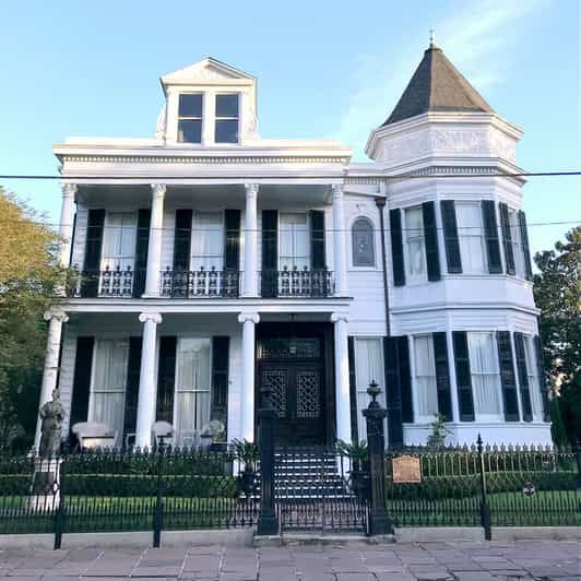 Garden District Walking Tour