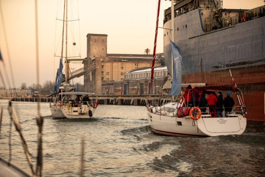 Gdańsk: Scenic Sunset Cruise With Glass of Prosecco