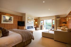 Gidleigh Park- A Relais & Chateaux Hotel - Hotel Location and Surroundings