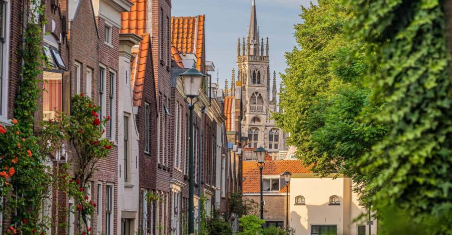 Gouda: Highlights Tour With Local Guide - Exploring Goudas Historic Sites