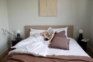 Gulaid House Knightsbridge by Bob W London - Property Overview