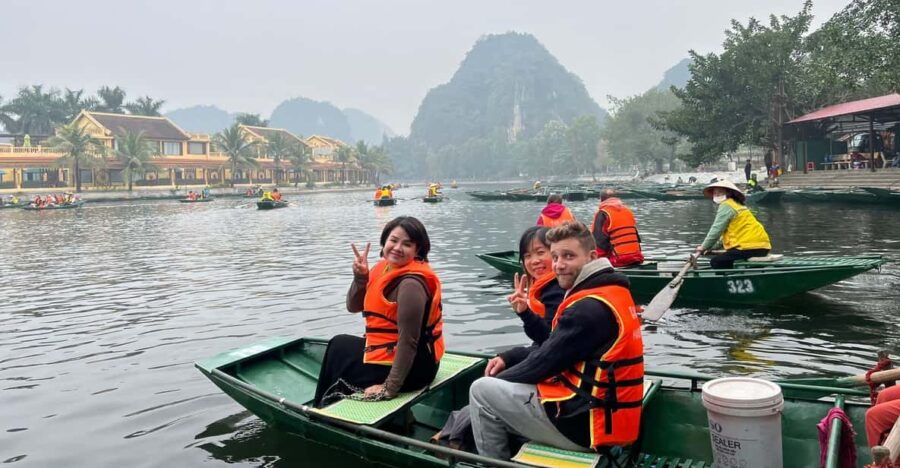 Ha Noi: Ninh Binh / Hoa Lu – Trang An/ Boat Trip & Cycling