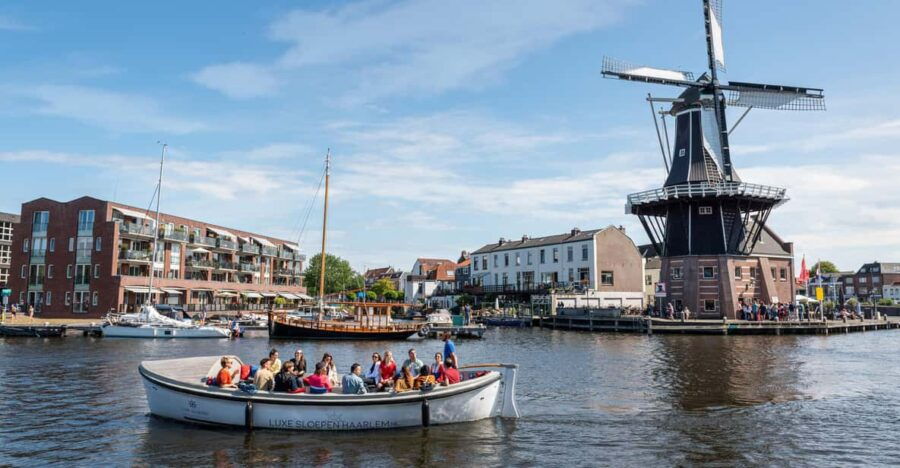 Haarlem: Canal Tour and Windmill De Adriaan Entry Ticket