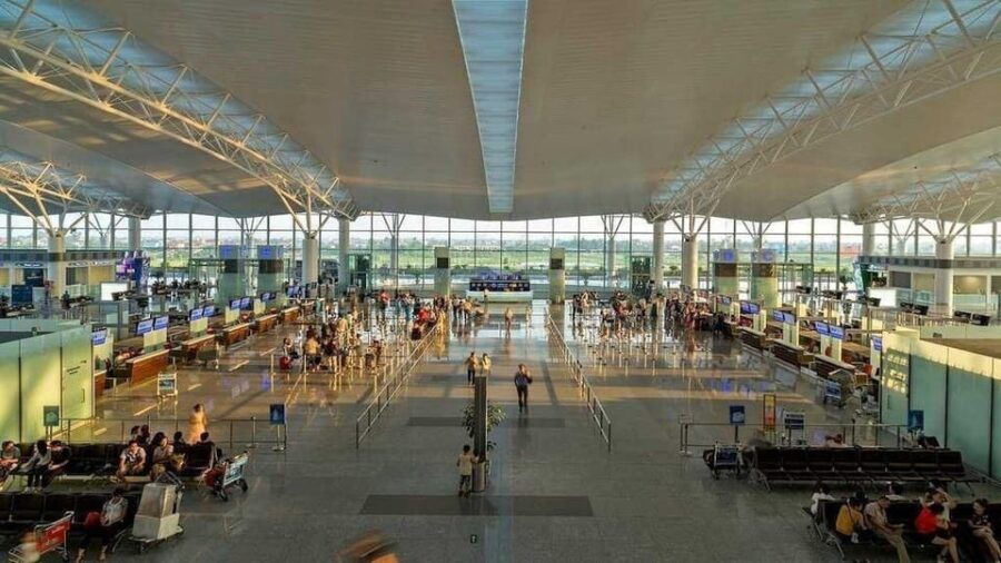 Hanoi: Fasttrack Noi Bai Intl. Airport (Opt: Transfer)