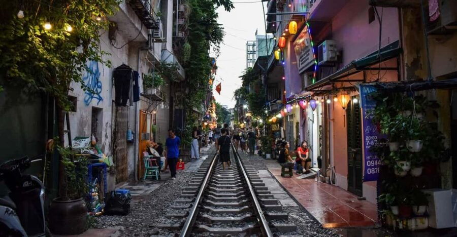 Hanoi: Foodie Tour With Train Street