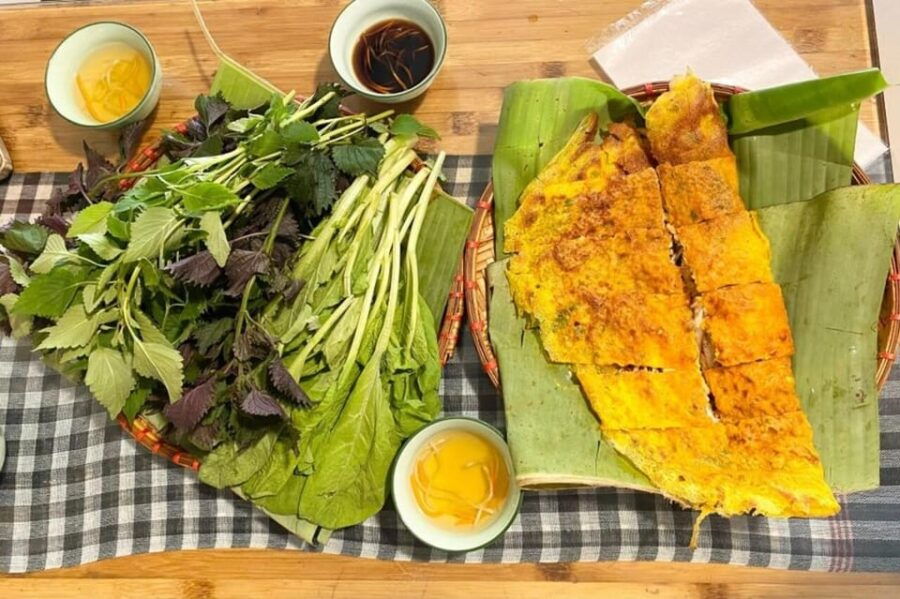 Hanoi Street Food Tour, Train-Street Visit | Hanoi, Vietnam
