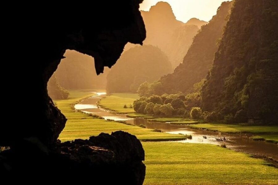 HOA LU – TAM COC – MUA CAVE – 1 DAY TRIP BY LIMOUSINE