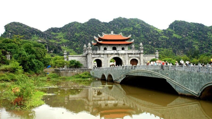 Hoa Lu – Trang An – Mua Cave – Cycling Day Trip