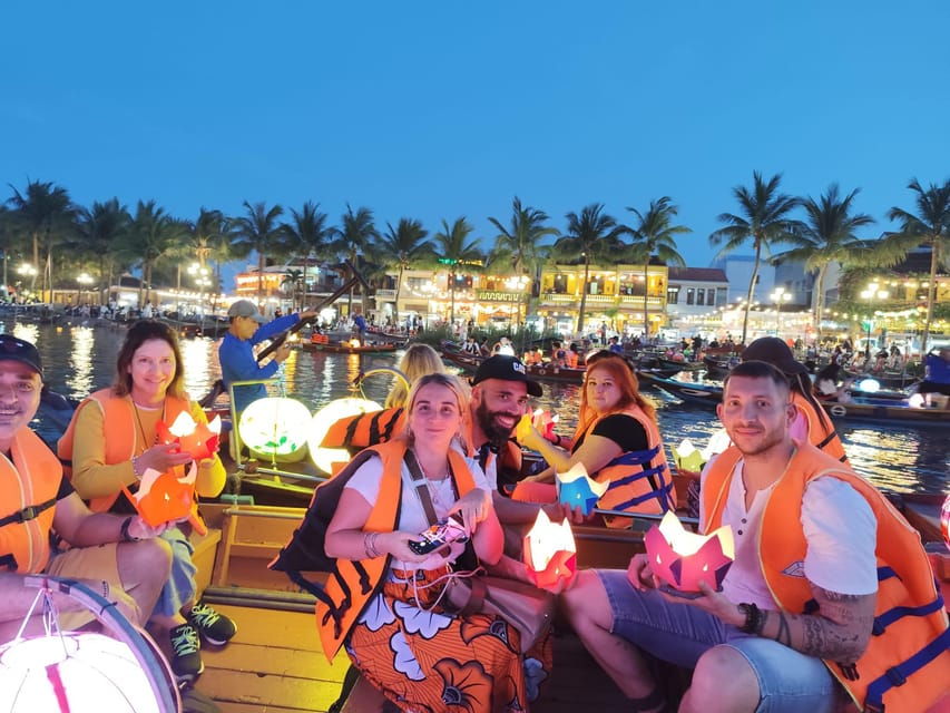 Hoi An City : Boat Ride,Release Flower Lantern & Street Food