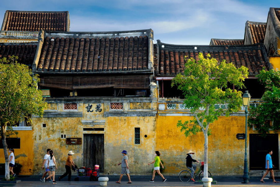 HOI AN: CITY TOUR – BOAT RIDE – RELEASE FLOWER LANTERN