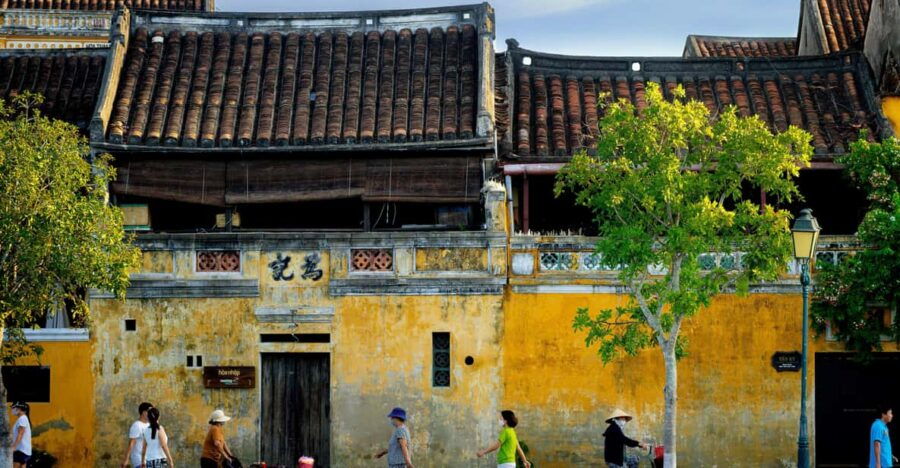HOI AN: CITY TOUR – COCONUT JUNGLE – RELEASE FLOWER LANTERN