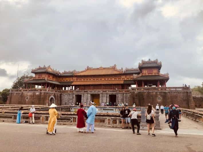 Hoi An/Da Nang: Hai Van Pass & Hue Imperial City Day Tour