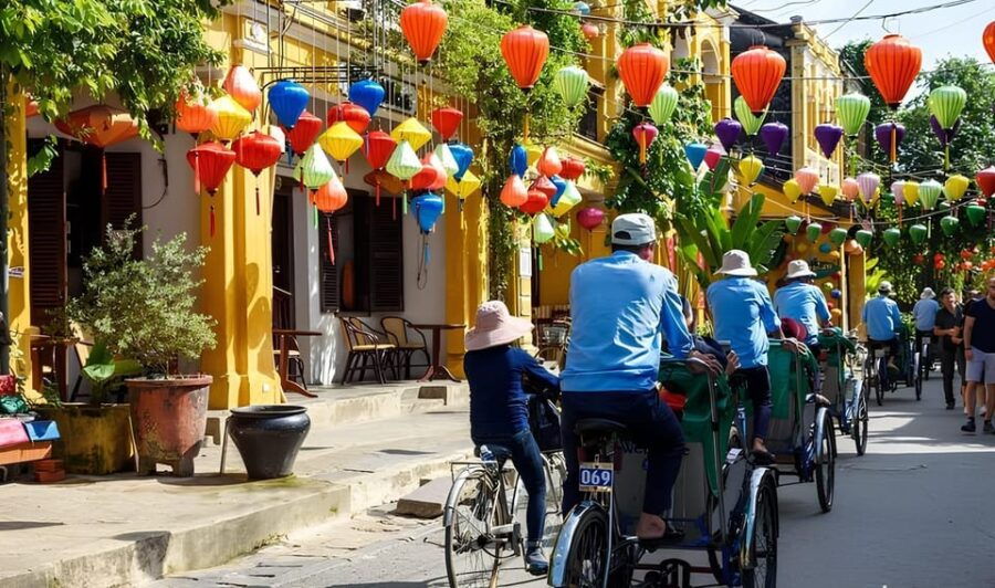 Hoi An Tour: Boat Ride and Flower Lantern Ceremony
