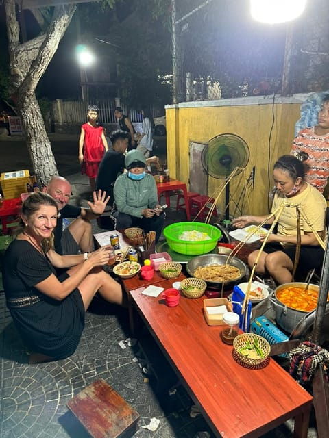 HOI AN : WALKING LOCAL FOOD EVENING TOUR