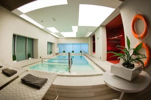 Hotel 72 Sharjah Waterfront - Hotel Location and Accessibility