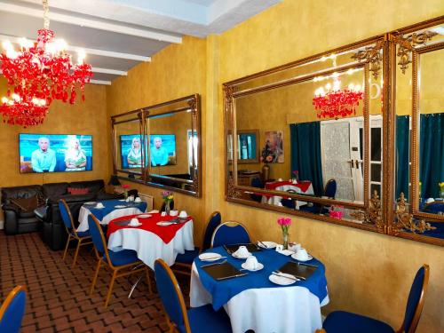 Hotel Babylon - Hotel Overview