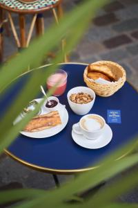 Hotel Du Sentier - Hotel Overview and Location
