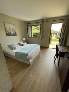 Hotel Le Mas Del Pechs - Hotel Overview and Location