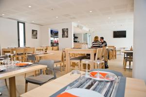 Hotel Restaurant Santiago - Hotel Overview and Location