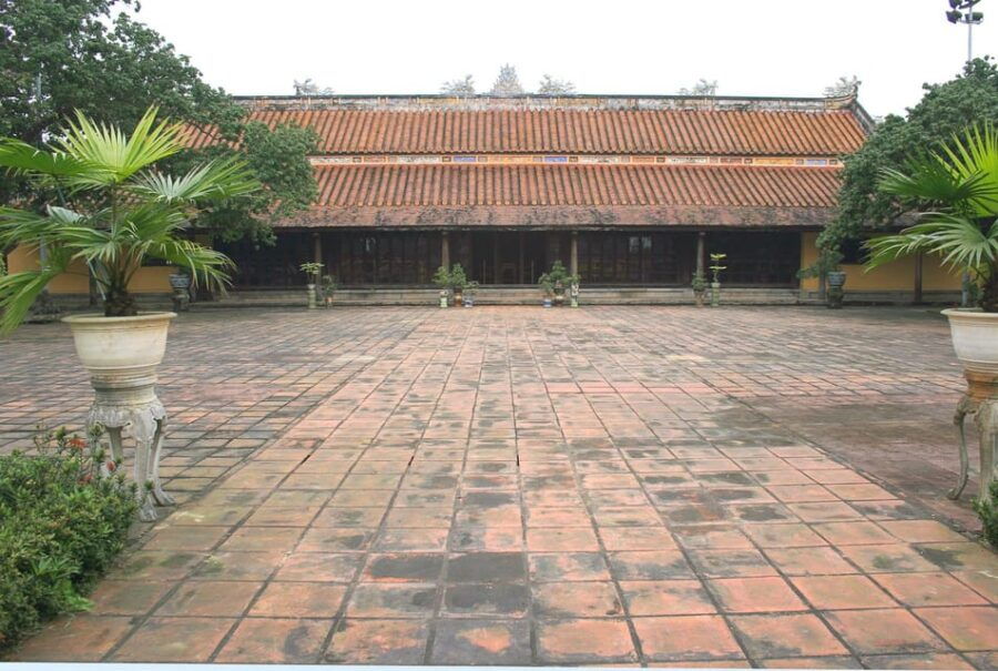 Hue 1 Day Group Tour