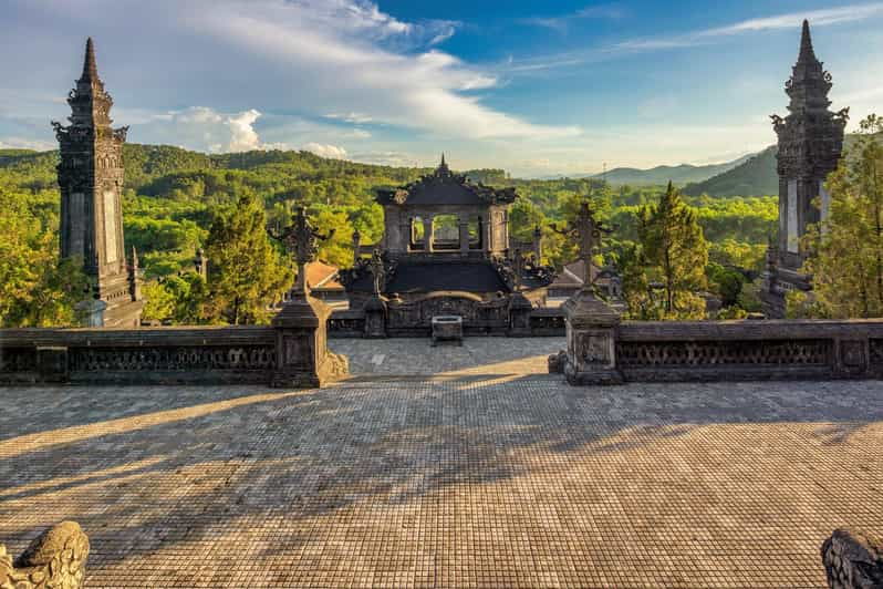 Hue: Full-Day City Guided Tour to Must-See Attractions