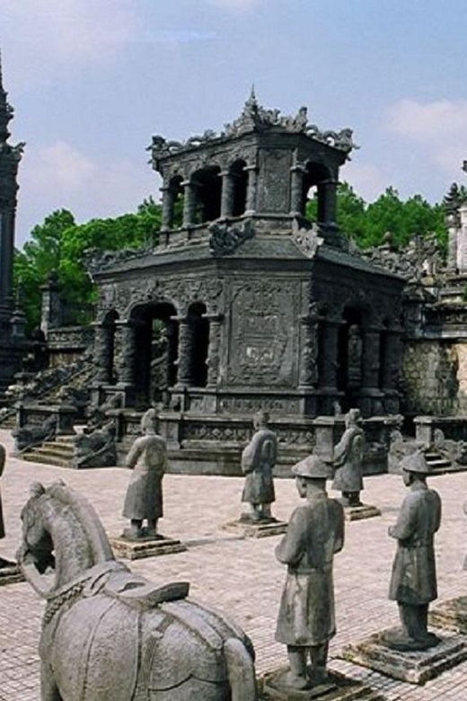Hue Private Car for Sightseeing With English Speaking Driver