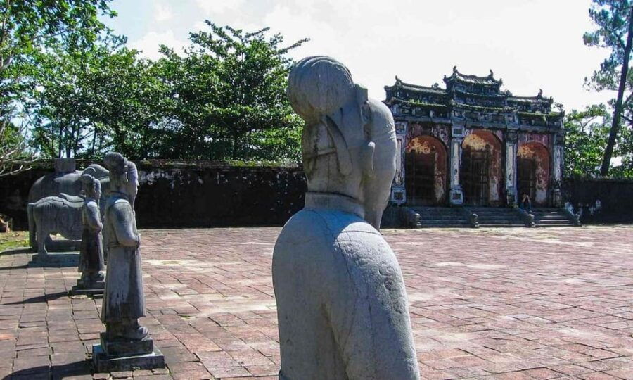 Hue : Royal Tombs- Thien Mu Pagoda- Dragon Boat Private Tour