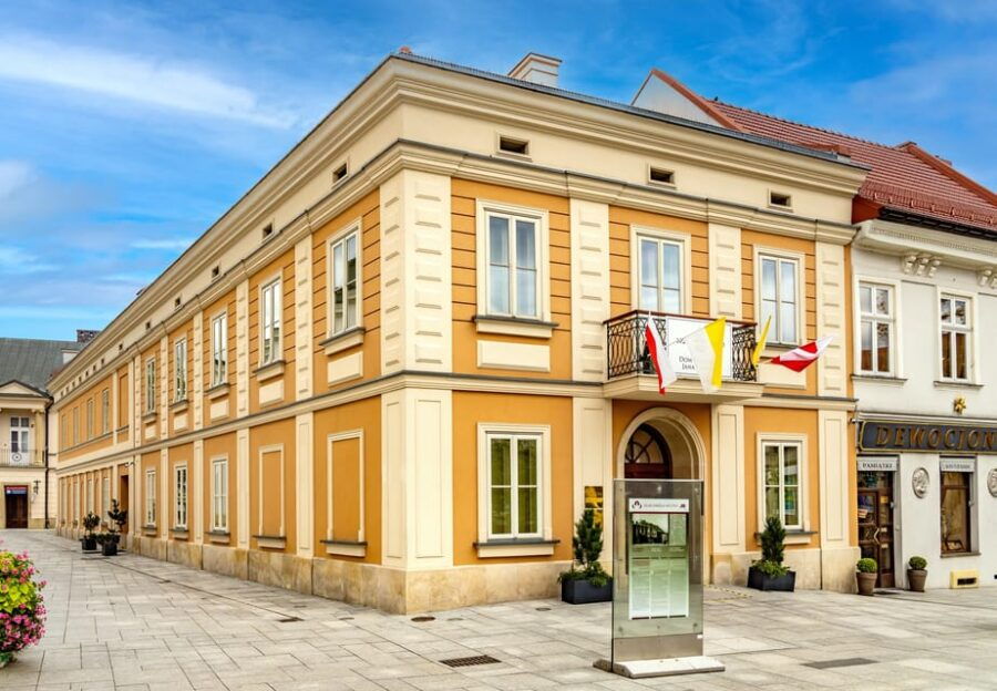 IN THE FOOTSTEPS OF JOHN PAUL II. FULL TOUR WITH AUDIO GUIDE