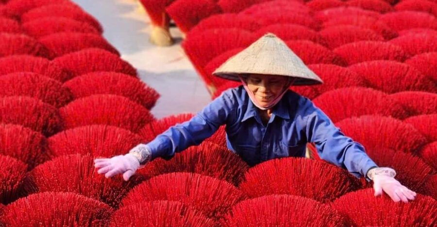 Incense Village, Hat Making, Train Street SMALL GROUP Tour