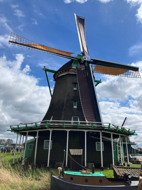 Japanese Proposal: “Windmill Village in Zaanse Schans, Half-Day Tour.”