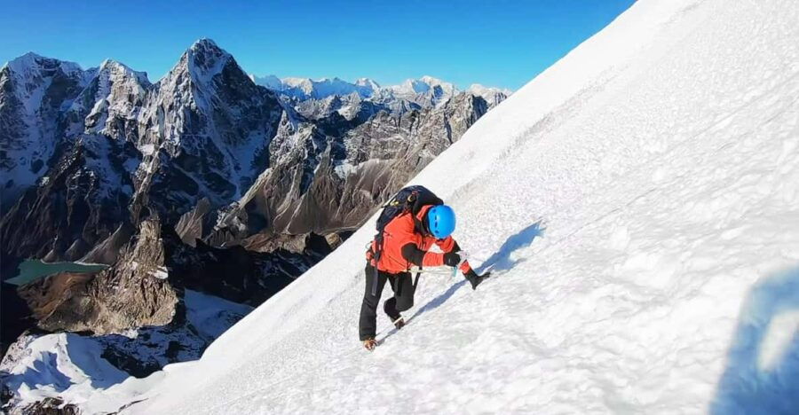 Kathmandu:19 Day Everest Base Camp With Lobucha Peak Climing