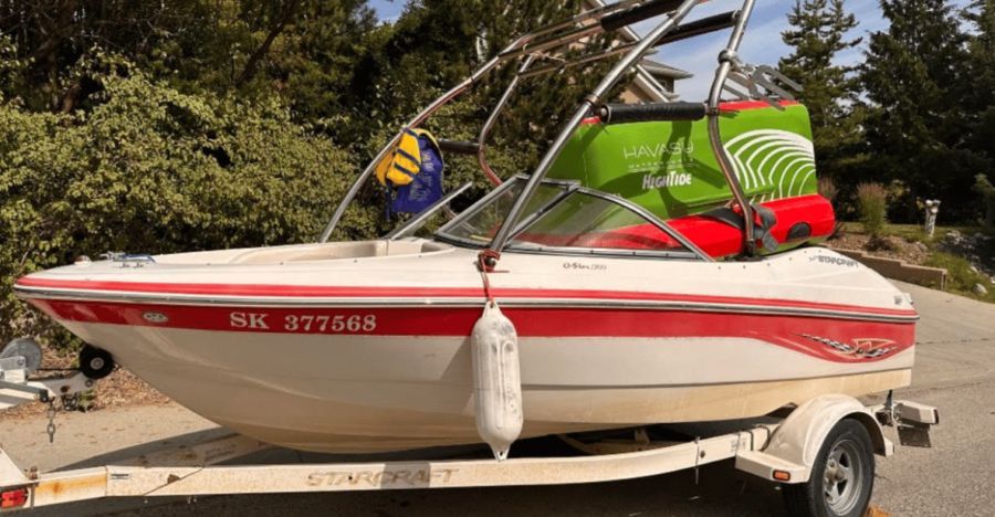 Kelowna: StarCraft C1700 Speed Boat Rental