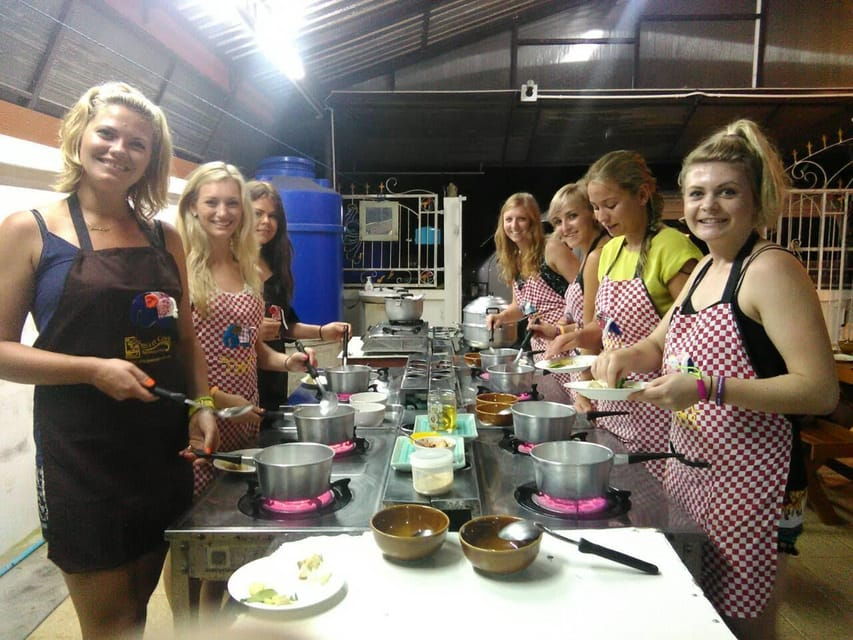 Krabi: Morning or Afternoon Culinary Adventure at Smart Cook