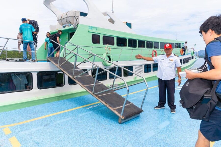 Krabi : One-Way Ferry Transfer From/To Koh Phi Phi - Overview of Ferry Services