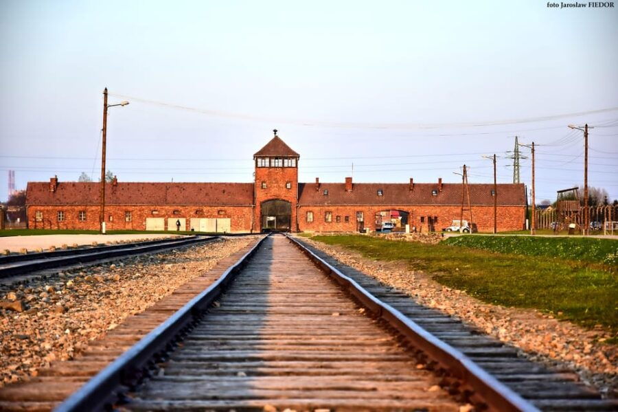 Kraków: Auschwitz-Birkenau Private Tour & Transportation