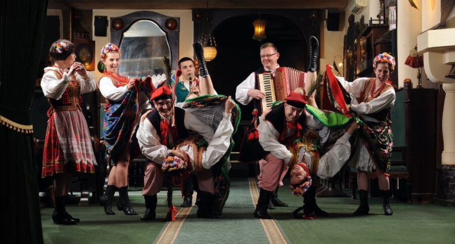 Krakow: Folk Show & 3-Course Dinner at Jama Michalika Café - Activity Overview