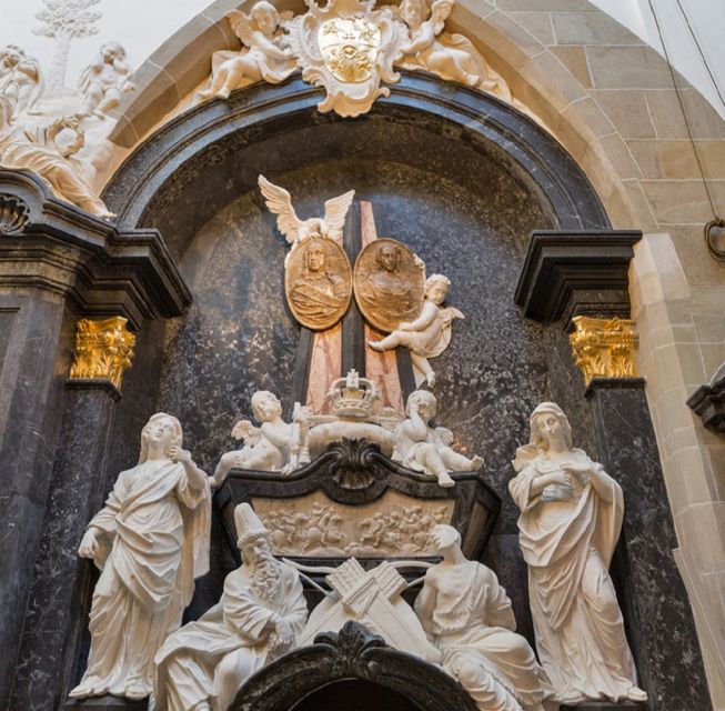 Krakow: Guided Tour of the Cathedral on Wawel Hill - Historical Significance