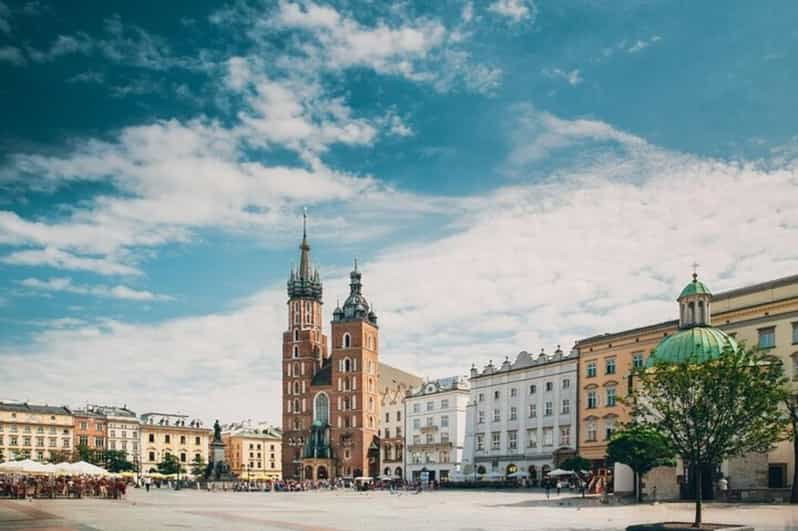 Krakow : Must-See Walking Tour With A Guide