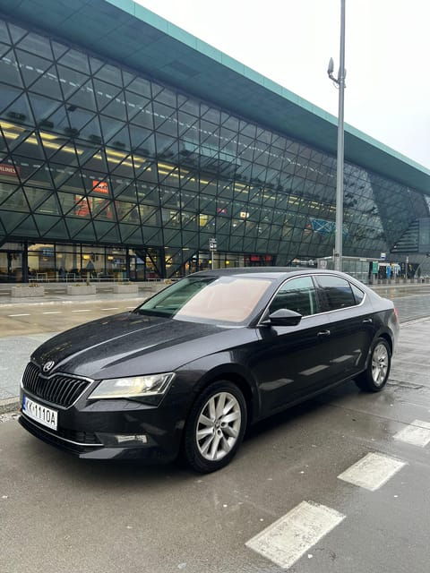 Krakow: Private 1-Way Transfer To/From Krakow Airport (Krk)