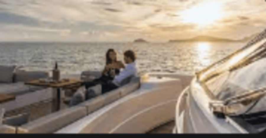 La Paz: Ferreti 53 Yacht Charter - Luxury Yachting Adventure