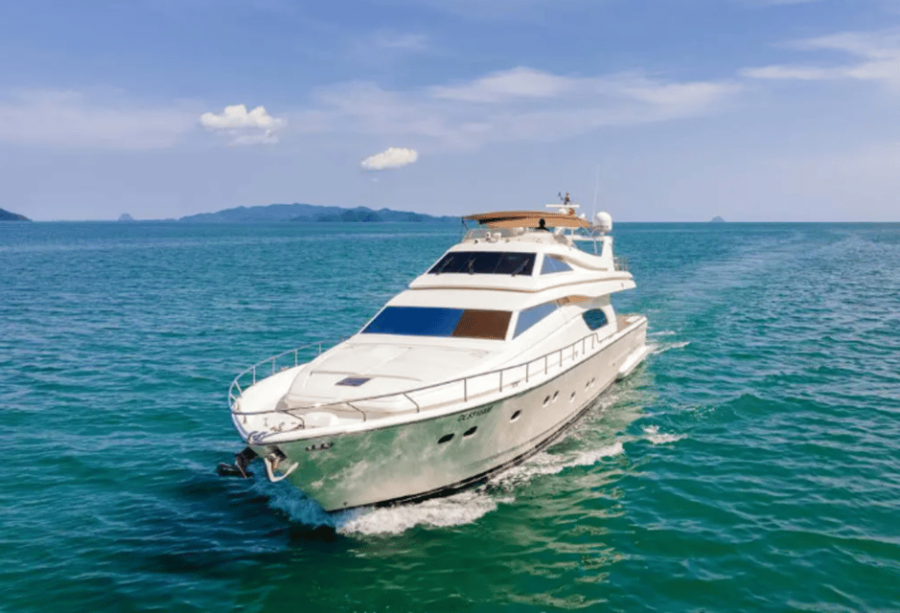 La Paz: Luxury Yacht Charter Experience Ferretti 80' - Experience Overview