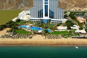 Le Meridien Al Aqah Beach Resort - Overview and Location