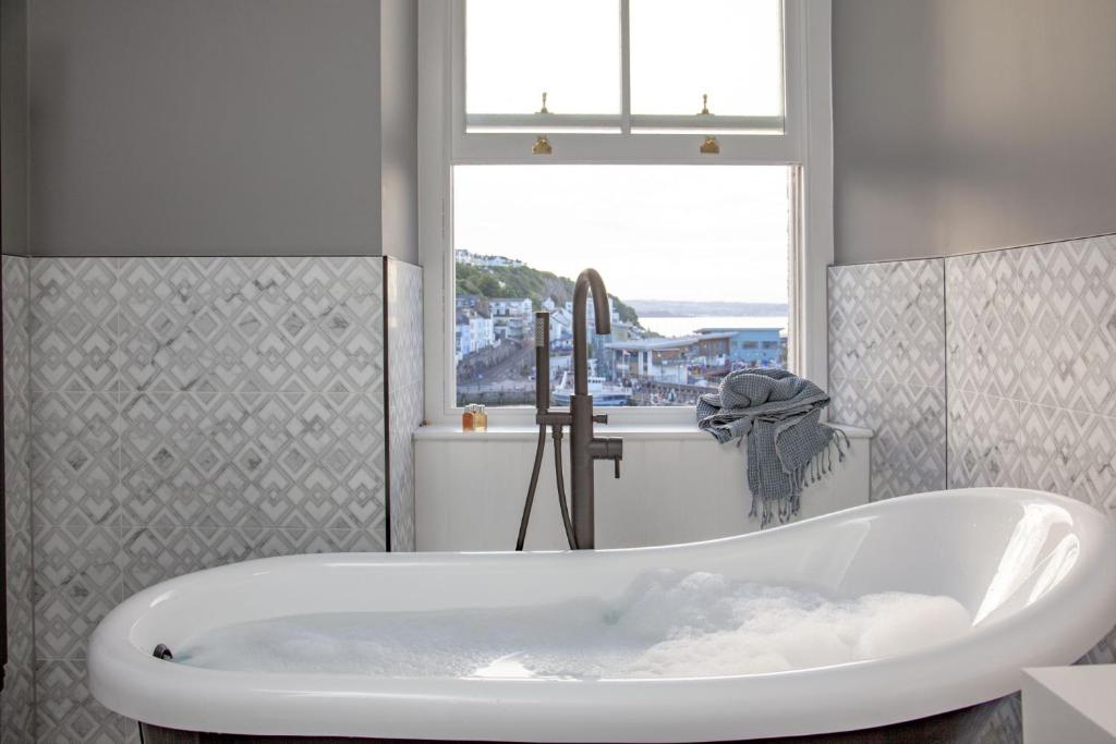 Leader, Maritime Suites, Brixham Review