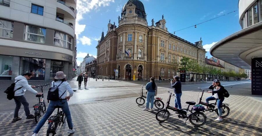 Ljubljana Sightseeing Tour by E-bikes - Tour Overview