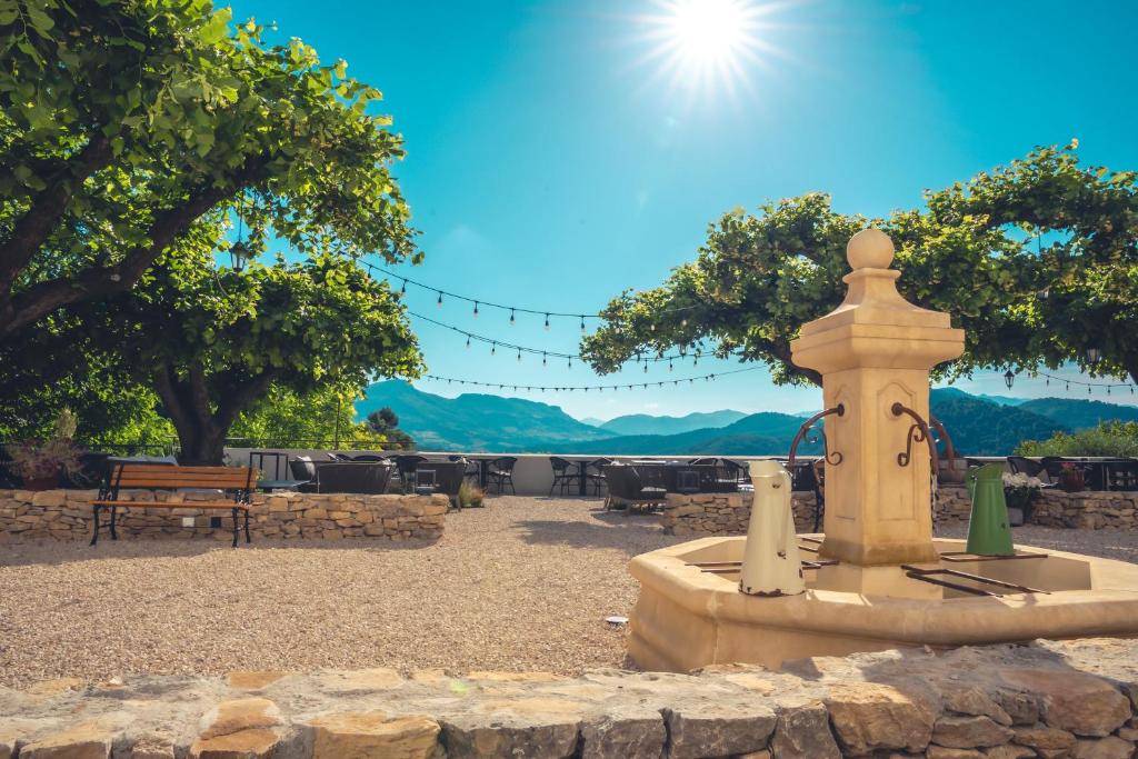 Logis Hotel Restaurant Le Plantevin - Hotel Overview and Location