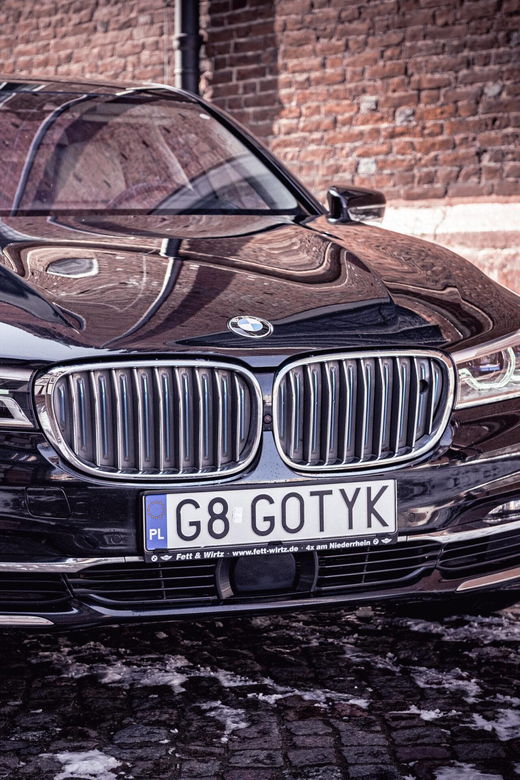 Luxury Limousines – Pickup From the Airport - Service Overview