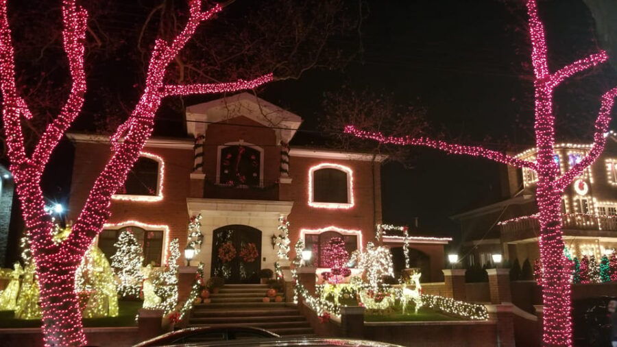 Magnificent Christmas Lights Tour of Dyker Heights Brooklyn