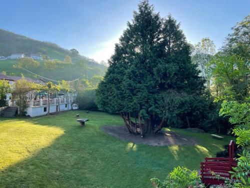 Manexenea - Hotel Overview and Location