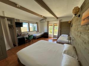 Mas Des Salicornes - Hotel Overview and Location